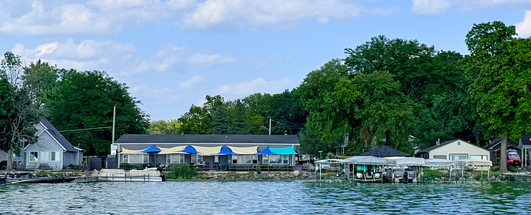 Boat up to Springers for dinner and drinks on Lake Kegonsa